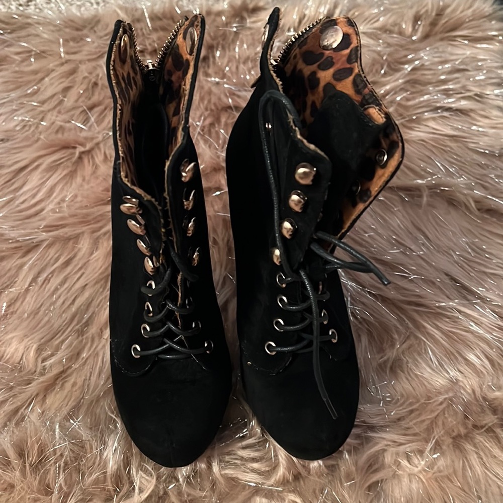 Black bootie boots